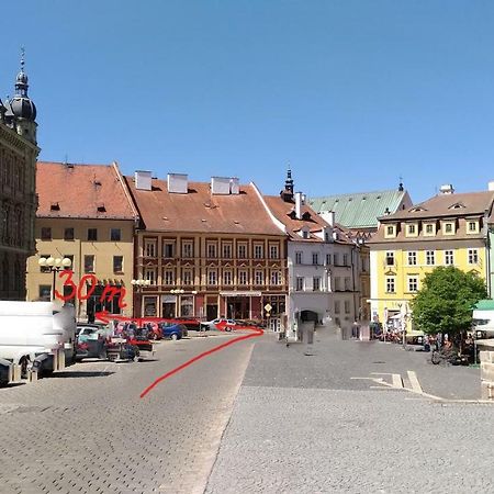 Skromny Apartman V Centru Chebu Kültér fotó